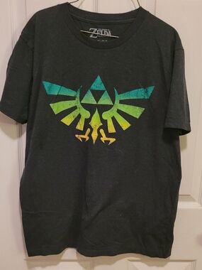The Legend of Zelda Black Graphic Tee - Green/Teal/Yellow Crest M